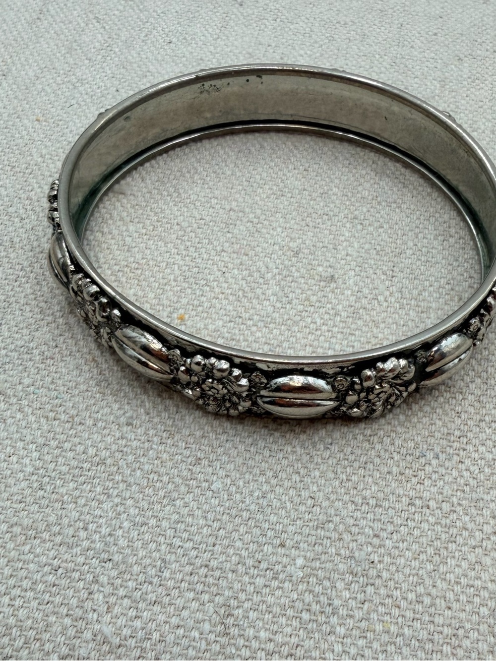 Vintage Silver Floral Embossed Bangle Bracelet